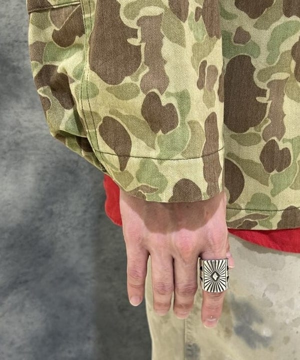 IHA(イハ)さんの「BEAMS WOMEN｜【別注】BUZZ RICKSON'S / ヘリンボーン カモ ジャケット」を使ったコーディネート