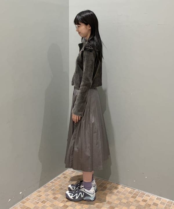 加歩さんの「BEAMS WOMEN｜モールフェード ジップ カーディガン」を使ったコーディネート