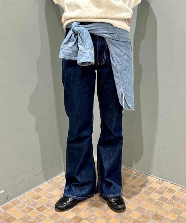 小原 もこさんの「BEAMS WOMEN｜【別注】Champion / バックプリント リバースウィーブ(R) クルー スウェット」を使ったコーディネート