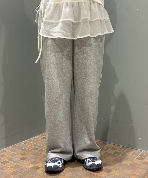 amiriさんの「BEAMS WOMEN｜【別注】athletic wear MASON / メッセージ ロングスリーブ Tシャツ」を使ったコーディネート