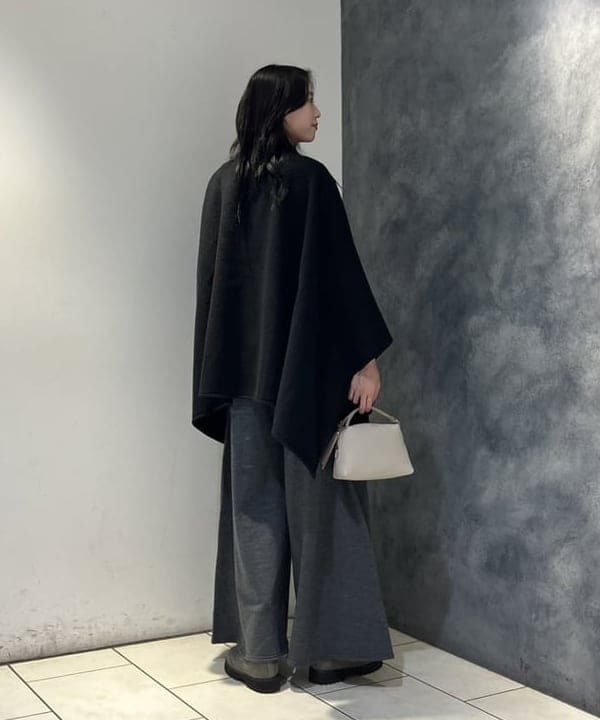 nodokaさんの「BEAMS WOMEN｜	COG THE BIGSMOKE / MILA ポンチョ トップス」を使ったコーディネート