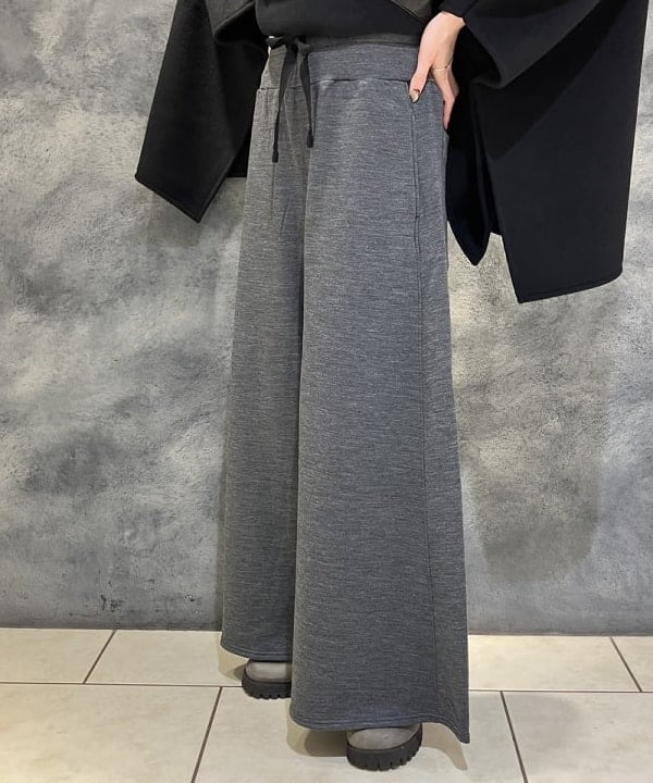 nodokaさんの「BEAMS WOMEN｜	COG THE BIGSMOKE / MILA ポンチョ トップス」を使ったコーディネート