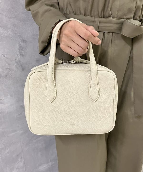 茂野 真楓さんの「BEAMS WOMEN｜スキッパー ギャバ ジャンプスーツ」を使ったコーディネート