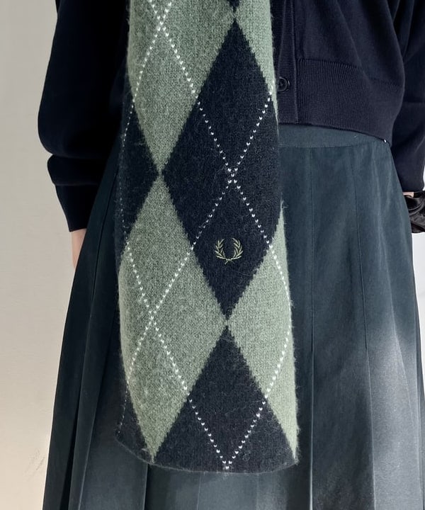 須賀さんの「BEAMS WOMEN｜アーガイルシアー ソックス」を使ったコーディネート