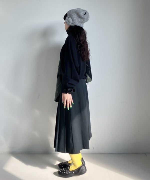 須賀さんの「BEAMS WOMEN｜アーガイルシアー ソックス」を使ったコーディネート