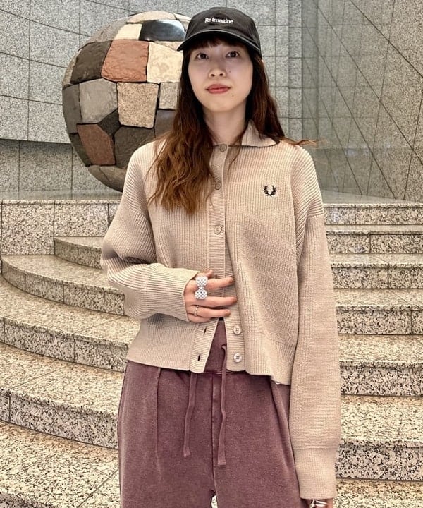 はやしあかねさんの「BEAMS WOMEN｜【別注】FRED PERRY / Tipped Collar Cardigan」を使ったコーディネート