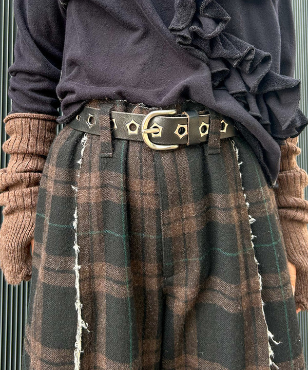 marieさんの「BEAMS WOMEN｜リサイクルウール カットオフ スラックス」を使ったコーディネート