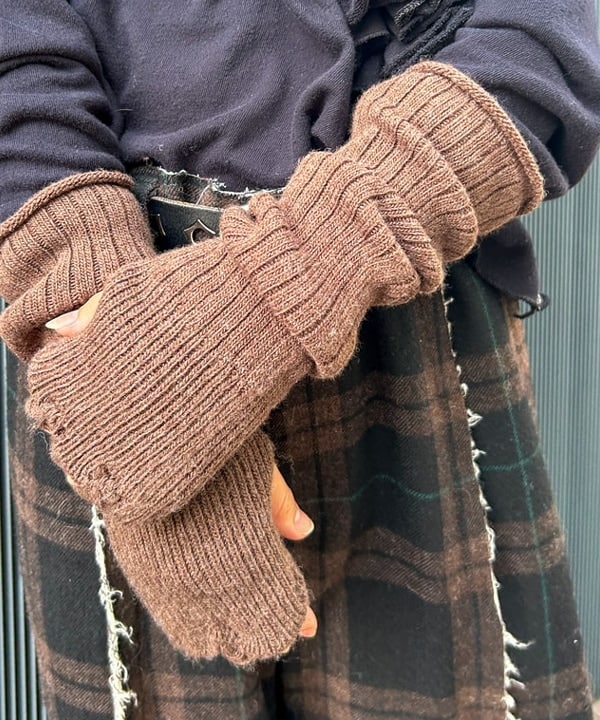 marieさんの「BEAMS WOMEN｜リサイクルウール カットオフ スラックス」を使ったコーディネート