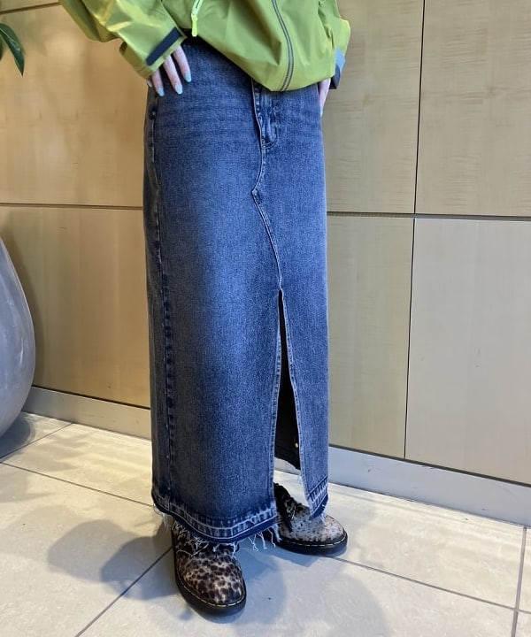 Hazukiさんの「BEAMS WOMEN｜デニム サイド スタッズ スカート」を使ったコーディネート