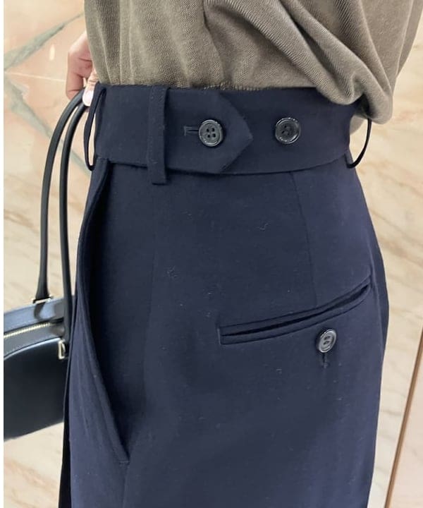 茂野 真楓さんの「BEAMS WOMEN｜TAN / テンセルウール ロングスリーブ Tシャツ」を使ったコーディネート