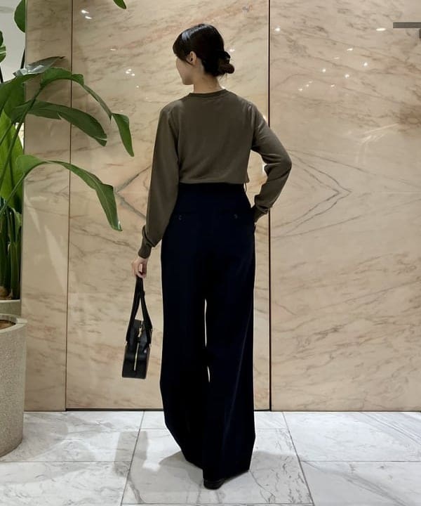 茂野 真楓さんの「BEAMS WOMEN｜TAN / テンセルウール ロングスリーブ Tシャツ」を使ったコーディネート