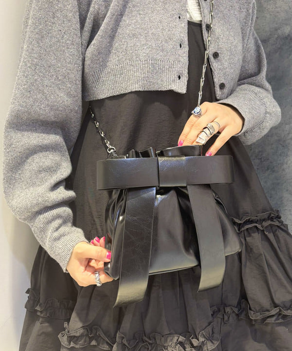 マツモト アカネさんの「BEAMS WOMEN｜クロップド クルーネック カーディガン」を使ったコーディネート