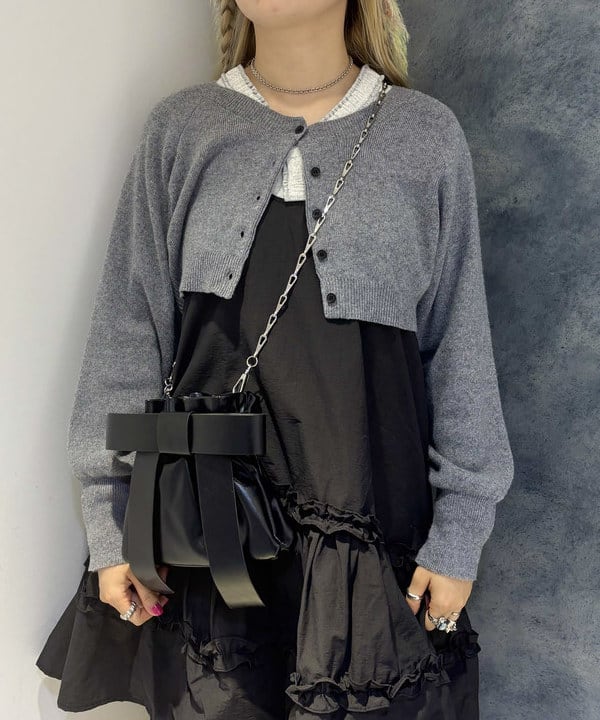 マツモト アカネさんの「BEAMS WOMEN｜クロップド クルーネック カーディガン」を使ったコーディネート