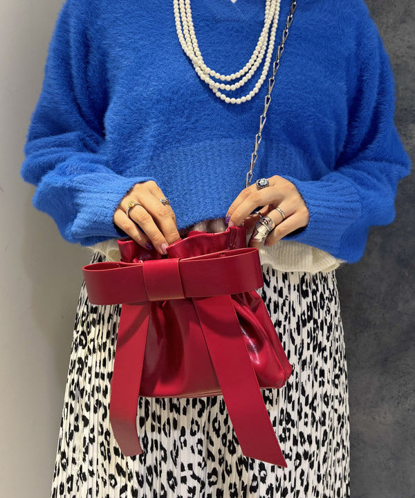 マツモト アカネさんの「BEAMS WOMEN｜フェザー シャギー スキッパー ニット」を使ったコーディネート