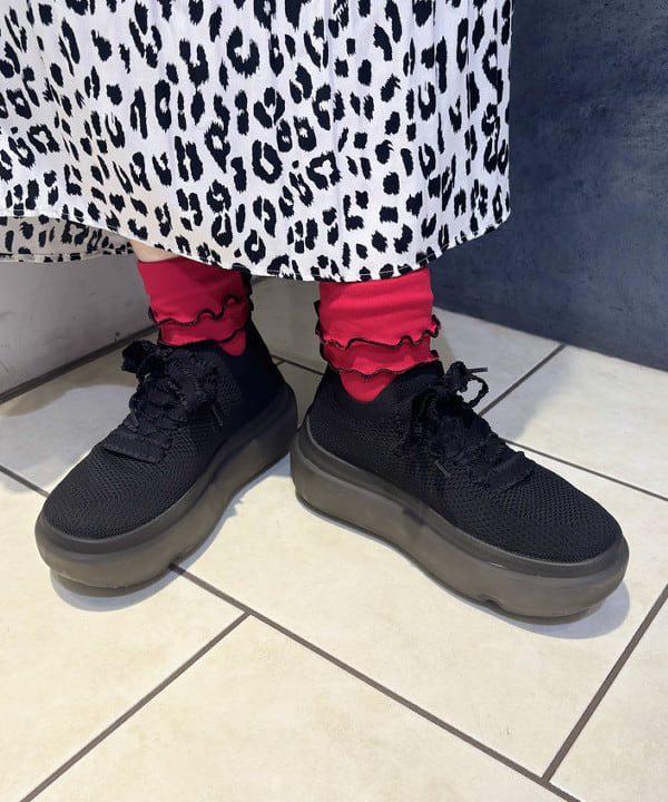 マツモト アカネさんの「BEAMS WOMEN｜フェザー シャギー スキッパー ニット」を使ったコーディネート