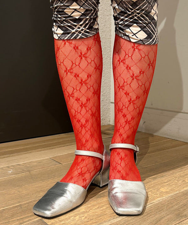 佐藤 亜美さんの「BEAMS WOMEN｜guriguri / チェック パッチワーク ガマ口 バッグ」を使ったコーディネート