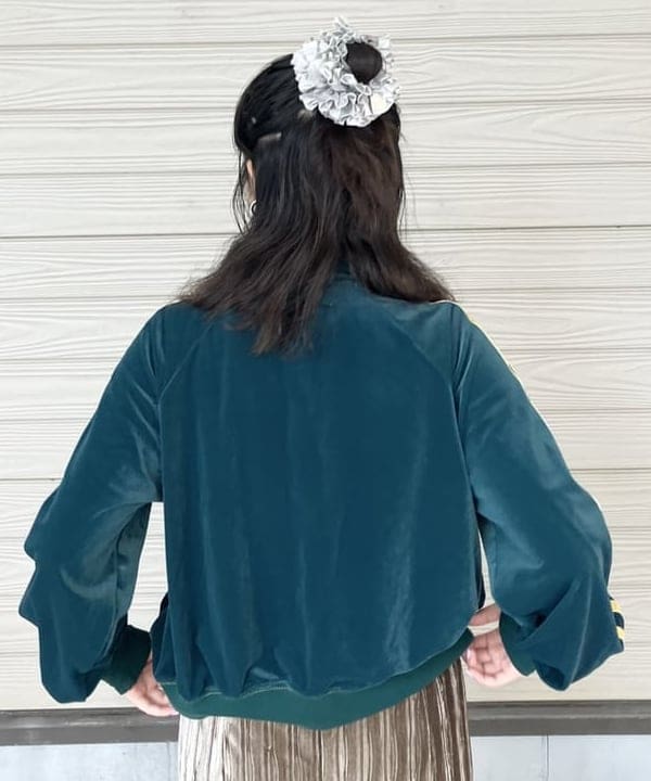 晶さんの「BEAMS WOMEN｜ベロア ライナー フルジップ」を使ったコーディネート