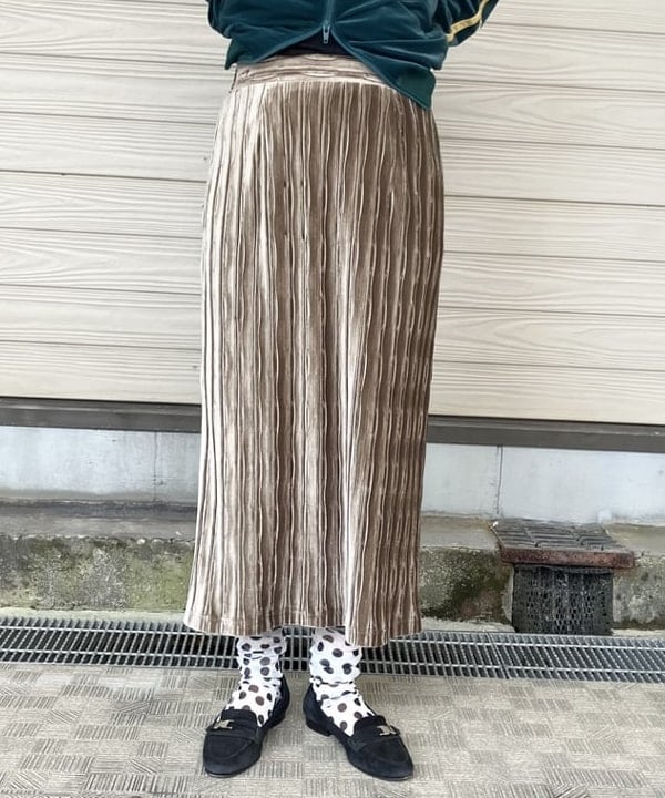 晶さんの「BEAMS WOMEN｜ベロア ライナー フルジップ」を使ったコーディネート