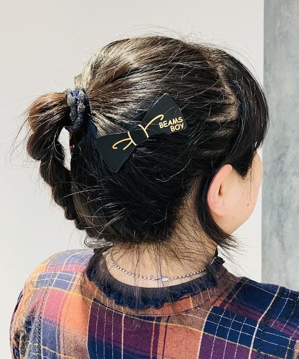 佐藤 歩さんの「BEAMS WOMEN｜アンティーク リボン ヘアクリップ」を使ったコーディネート