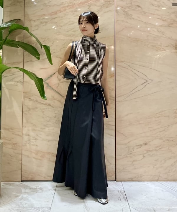 茂野 真楓さんの「BEAMS WOMEN｜TAN / カシミヤ ストライプ スカーフベスト」を使ったコーディネート