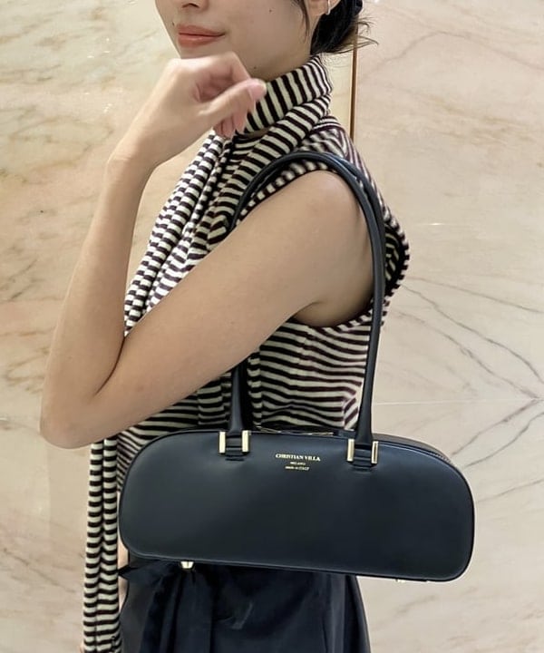 茂野 真楓さんの「BEAMS WOMEN｜TAN / カシミヤ ストライプ スカーフベスト」を使ったコーディネート