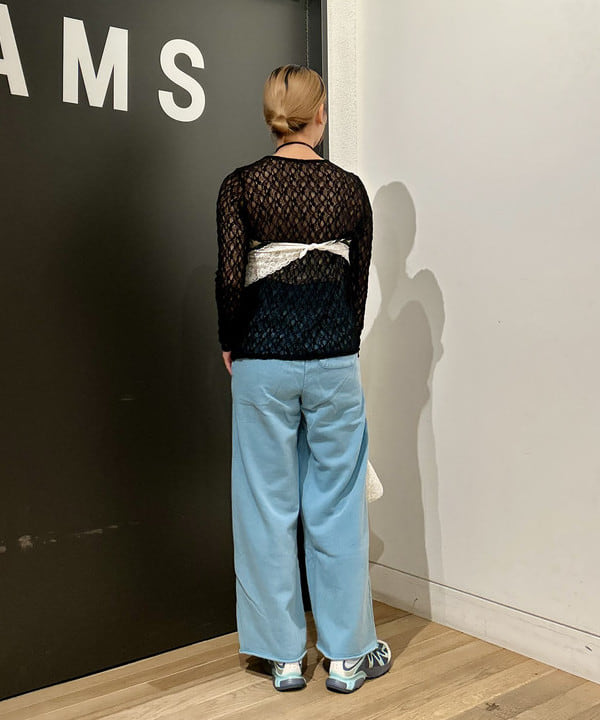 早川 萌子さんの「BEAMS WOMEN｜ストレッチレース クルーネック Tシャツ」を使ったコーディネート