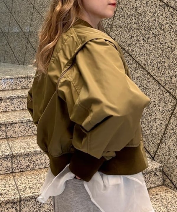 YABUさんの「BEAMS WOMEN｜デタッチ スリーブ ミリタリー ブルゾン」を使ったコーディネート