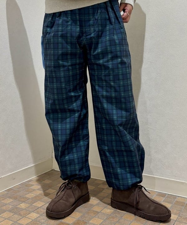 サイトウ　トモミさんの「BEAMS WOMEN｜【別注】Gramicci/ リップストップ スラックス」を使ったコーディネート