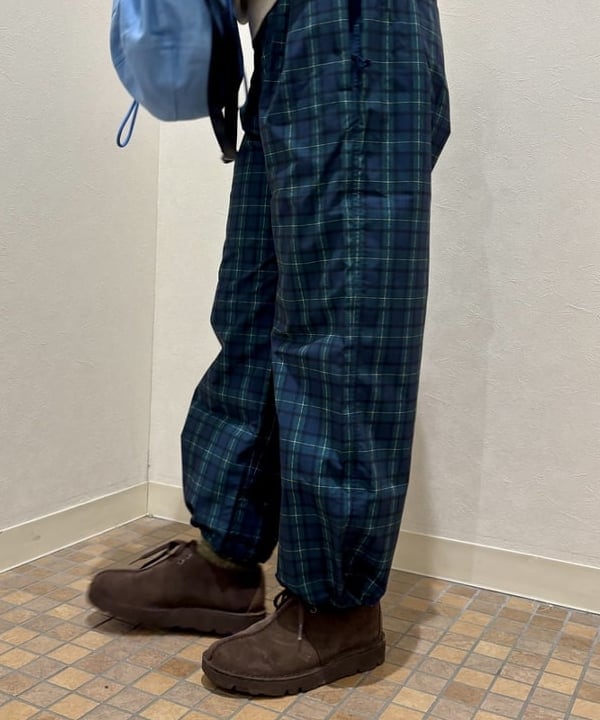 サイトウ　トモミさんの「BEAMS WOMEN｜【別注】Gramicci/ リップストップ スラックス」を使ったコーディネート