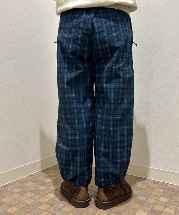 サイトウ　トモミさんの「BEAMS WOMEN｜【別注】Gramicci/ リップストップ スラックス」を使ったコーディネート