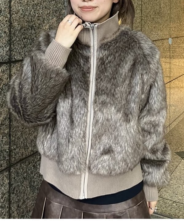 まゆちゃんさんの「BEAMS WOMEN｜【別注】FRED PERRY / Twin Tipped Ribbed Polo Shirt」を使ったコーディネート