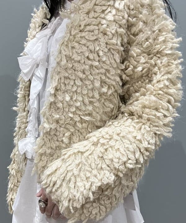 加歩さんの「BEAMS WOMEN｜ミックス ループ編み ニット ジャケット」を使ったコーディネート