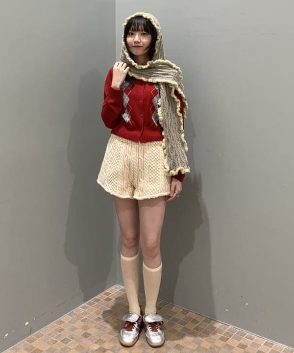 加歩さんの「BEAMS WOMEN｜アーガイル クルーネック カーディガン」を使ったコーディネート