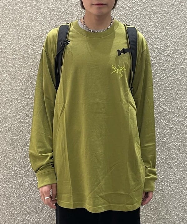 マツミヤさんの「BEAMS WOMEN｜ベロア ワイド スウェット パンツ」を使ったコーディネート