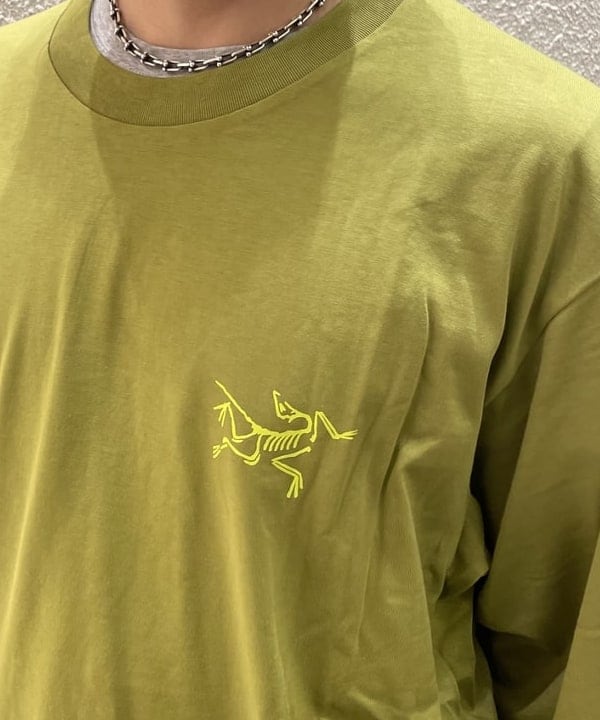 マツミヤさんの「BEAMS WOMEN｜ベロア ワイド スウェット パンツ」を使ったコーディネート