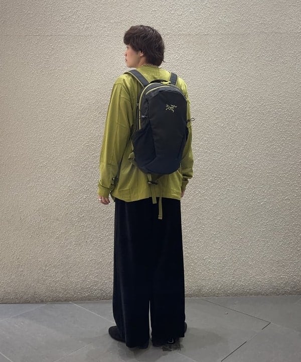 マツミヤさんの「BEAMS WOMEN｜ベロア ワイド スウェット パンツ」を使ったコーディネート