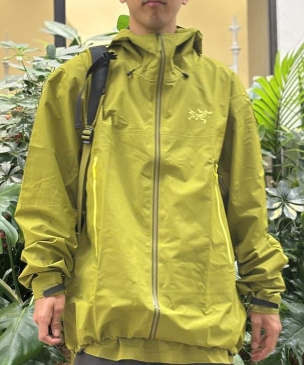 【BCBG MAXAZRIA】構築的シルエットが際立つソリッドガウン ビームス ららぽーとEXPOCITY（1125885） スタイリング