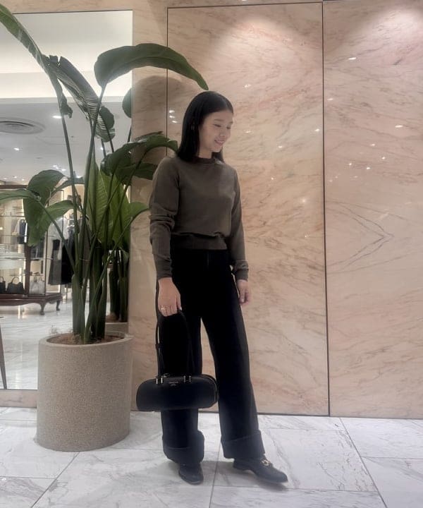 小笠原 楓さんの「BEAMS WOMEN｜TAN / テンセルウール ロングスリーブ Tシャツ」を使ったコーディネート