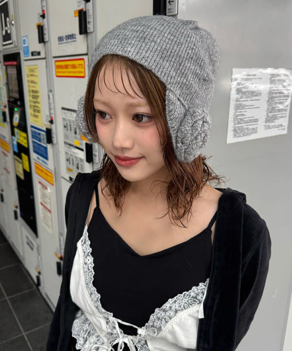 リズさんの「BEAMS WOMEN｜フェイクレザー プリーツ ミニ スカート」を使ったコーディネート
