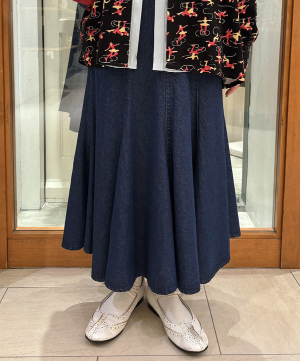 大石彩可さんの「BEAMS WOMEN｜サテン ウエスタン シャツ」を使ったコーディネート