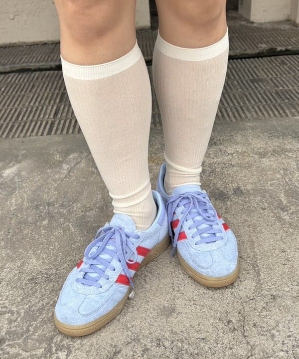 オカベ　アヤカさんの「BEAMS WOMEN｜【別注】athletic wear MASON / メッセージ ロングスリーブ Tシャツ」を使ったコーディネート