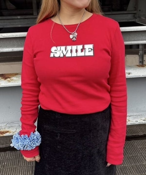 オカベ　アヤカさんの「BEAMS WOMEN｜【別注】athletic wear MASON / メッセージ ロングスリーブ Tシャツ」を使ったコーディネート