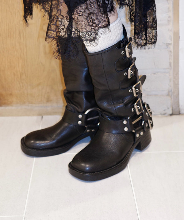 Joさんの「BEAMS WOMEN｜CHRISTIAN VILLA / スクエア ボストン バッグ」を使ったコーディネート