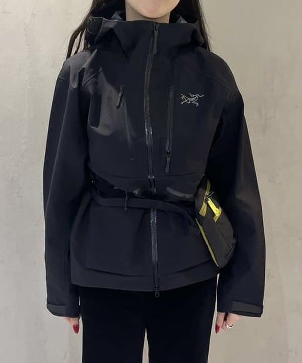 江口 息吹さんの「BEAMS WOMEN｜SLMN_XT-WsprSP&hArr;」を使ったコーディネート