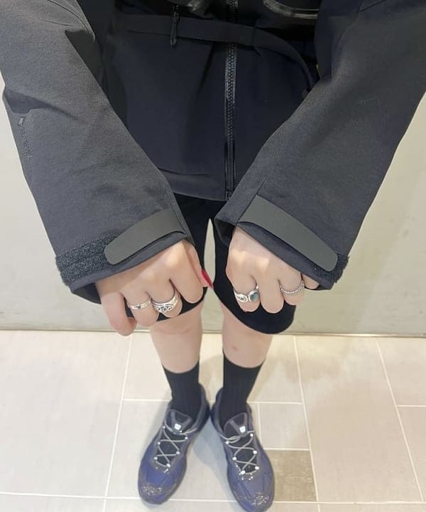 江口 息吹さんの「BEAMS WOMEN｜SLMN_XT-WsprSP&hArr;」を使ったコーディネート