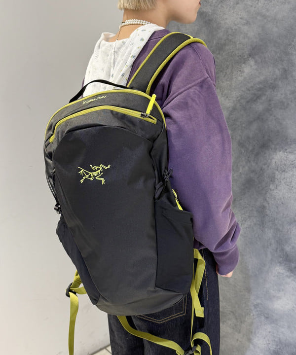 yokoyama shionさんの「BEAMS WOMEN｜【別注】 WAREHOUSE & CO. / ステンシル13 前V スウェット」を使ったコーディネート