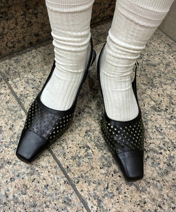 amiriさんの「BEAMS WOMEN｜ガーターベルト シャツ」を使ったコーディネート