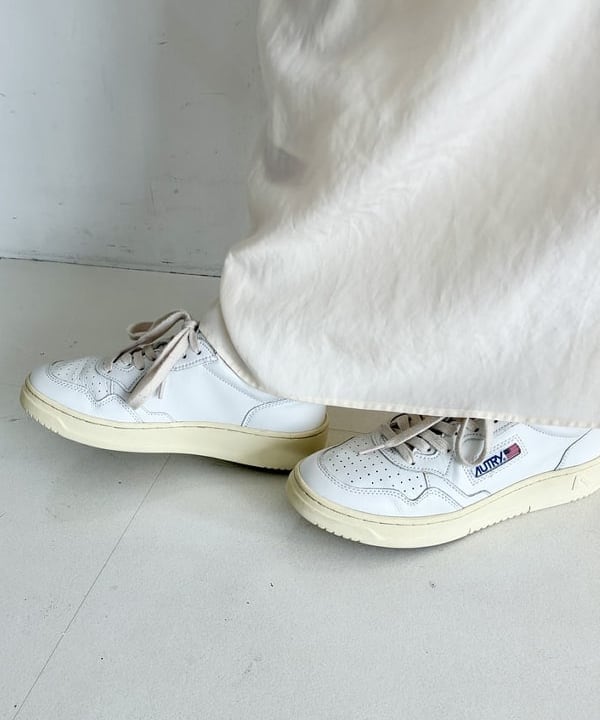 中丸　栞さんの「BEAMS WOMEN｜PUNTI. / PORTRAIT ショルダーバッグ」を使ったコーディネート