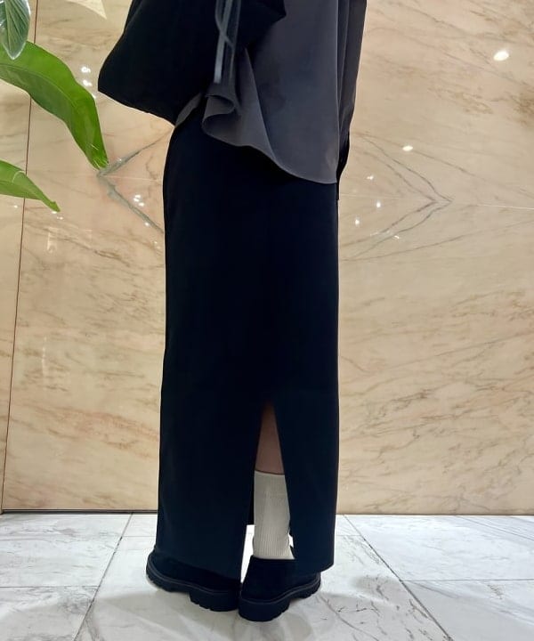 中丸　栞さんの「BEAMS WOMEN｜MARY AL TERNA / RIKYU トートバッグ」を使ったコーディネート