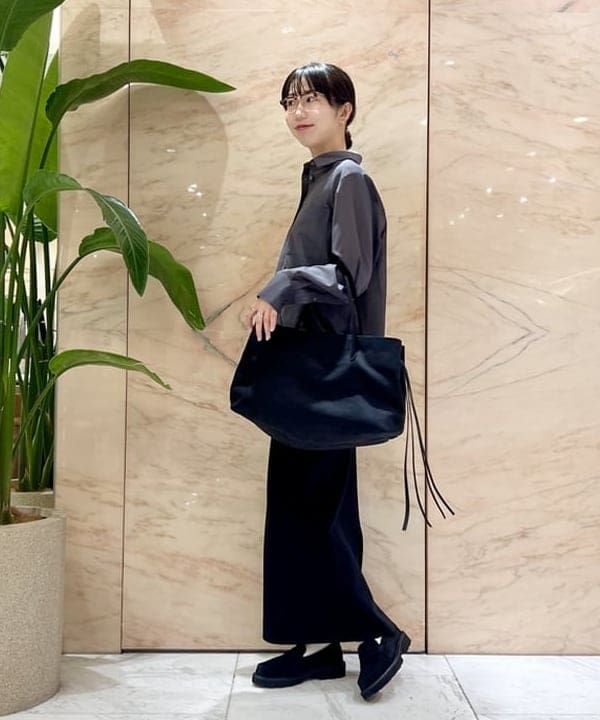 中丸　栞さんの「BEAMS WOMEN｜MARY AL TERNA / RIKYU トートバッグ」を使ったコーディネート